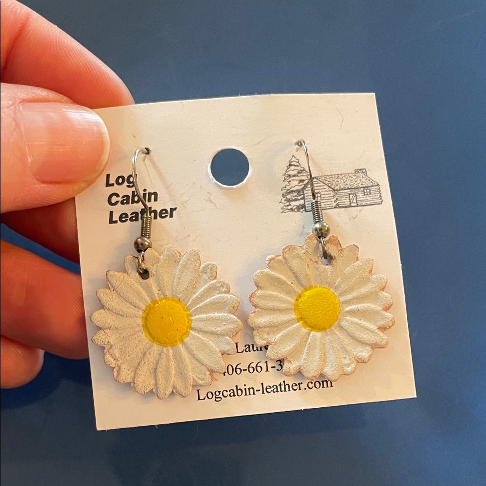 Daisy Earrings - Yellow and White